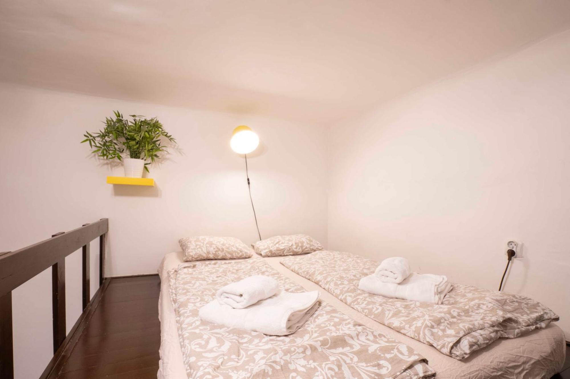 Quiet Cozy Apartment In Party Street E1 Budapesta Exterior foto